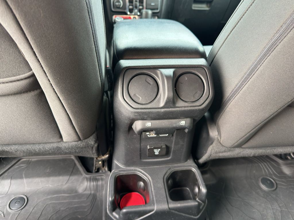 Used 2023 Jeep Gladiator Rubicon w/ Cold Weather Group AWD/4WD image 19