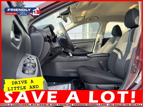 Used 2024 Nissan Sentra SV image 17