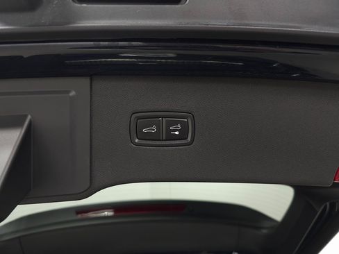 Used 2024 Porsche Cayenne S image 7