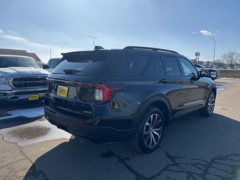Used 2025 Ford Explorer ST-Line image 7