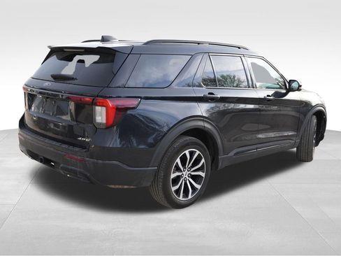 Certified 2025 Ford Explorer ST-Line image 3