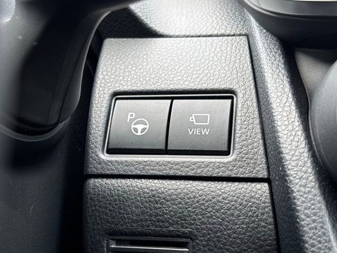 Used 2024 Toyota Prius Prime Premium image 24