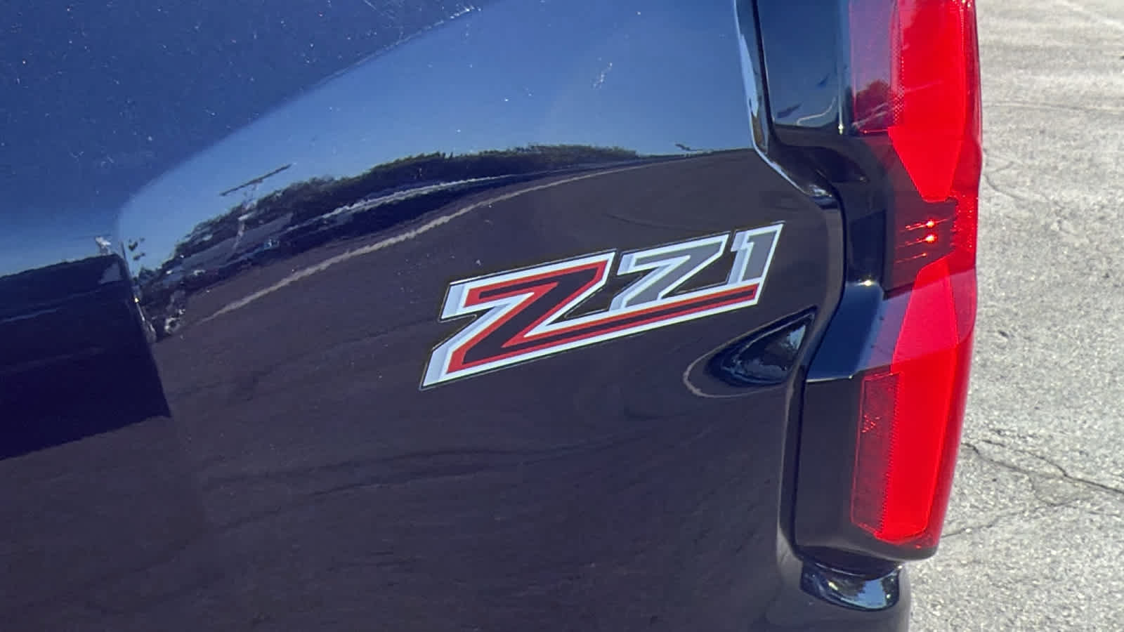 Used 2023 Chevrolet Colorado Z71 w/ Z71 Convenience Package 2 AWD/4WD image 28