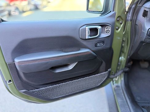 Used 2024 Jeep Wrangler Unlimited Rubicon AWD/4WD image 22
