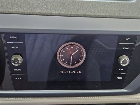 Used 2024 Volkswagen Taos SE image 16