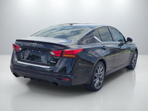 Used 2023 Nissan Altima 2.0 SR FWD image 5