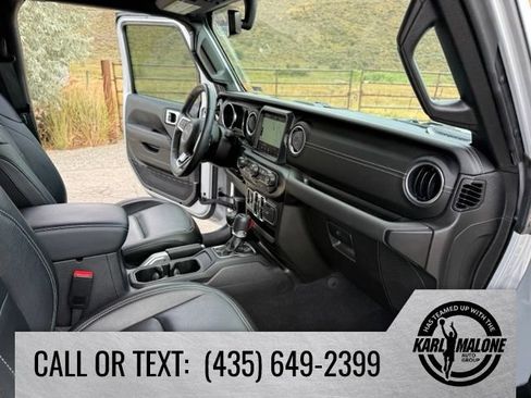 Used 2023 Jeep Wrangler Unlimited Sahara w/ Cold Weather Group AWD/4WD image 39