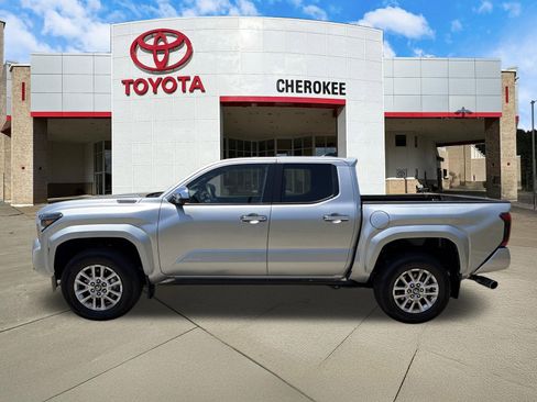 Used 2026 Toyota Tacoma Limited AWD/4WD image 8