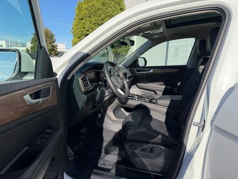 New 2026 Volkswagen Atlas SE image 13