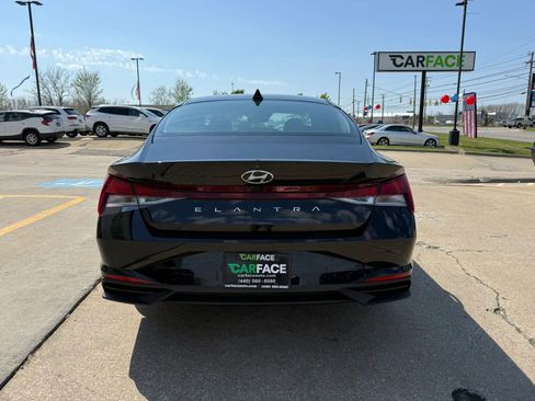 Used 2021 Hyundai Elantra SEL w/ Convenience Package FWD image 10