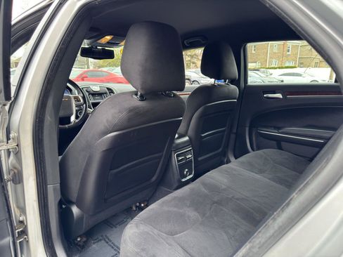 Used 2012 Chrysler 300 RWD image 26
