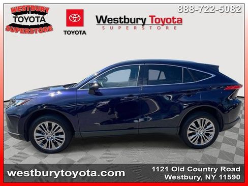 Certified 2024 Toyota Venza XLE AWD/4WD image 11