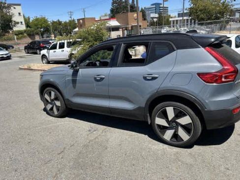 Used 2023 Volvo XC40 Recharge Ultimate w/ Protection Package Premier AWD/4WD image 2