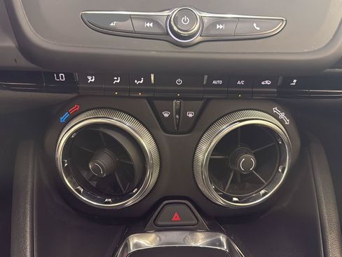 Used 2023 Chevrolet Camaro LT RWD image 22