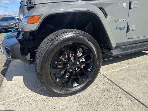 Used 2023 Jeep Wrangler Unlimited Sahara image 4
