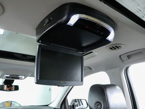 Used 2018 Chevrolet Traverse LT FWD image 23