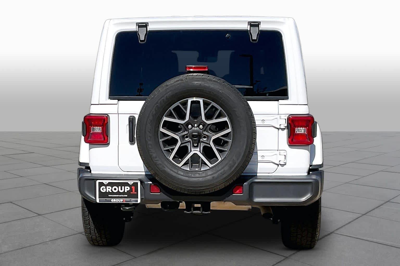Used 2024 Jeep Wrangler Unlimited Sahara AWD/4WD image 5