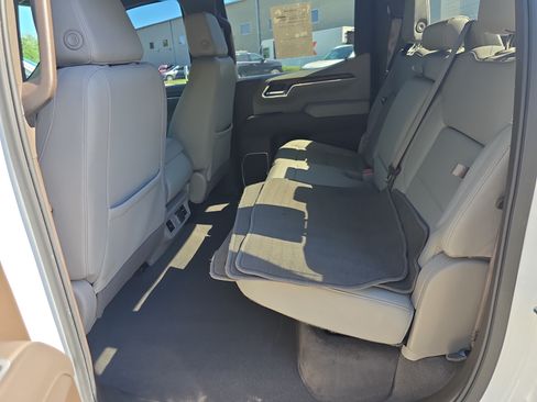 Used 2025 GMC Sierra 1500 SLT RWD image 13