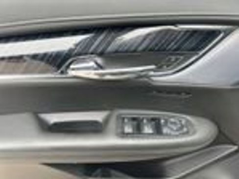 Used 2024 Cadillac XT6 Premium Luxury w/ Technology Package image 8