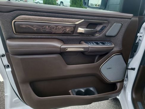 Used 2025 RAM 1500 Limited AWD/4WD image 18