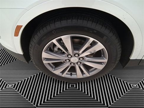 Used 2025 Cadillac XT5 Premium Luxury image 9