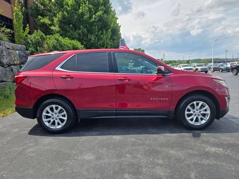Used 2018 Chevrolet Equinox LT AWD/4WD image 2