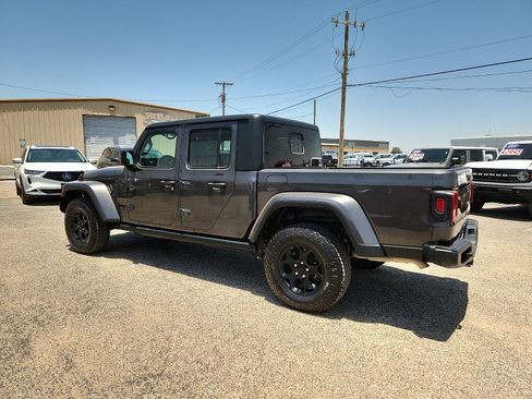 Used 2023 Jeep Gladiator Sport AWD/4WD image 4