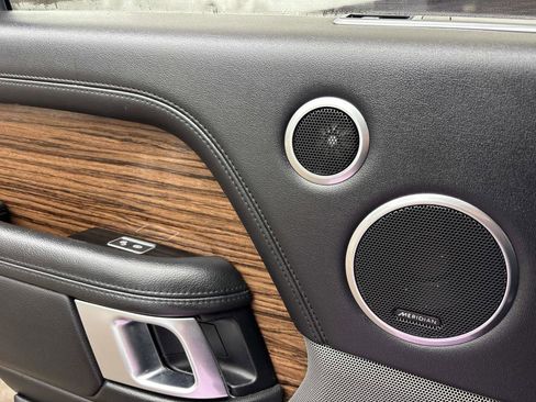 Used 2018 Land Rover Range Rover HSE image 9