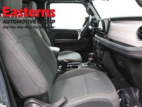 Used 2025 Jeep Wrangler Unlimited Sahara image 24