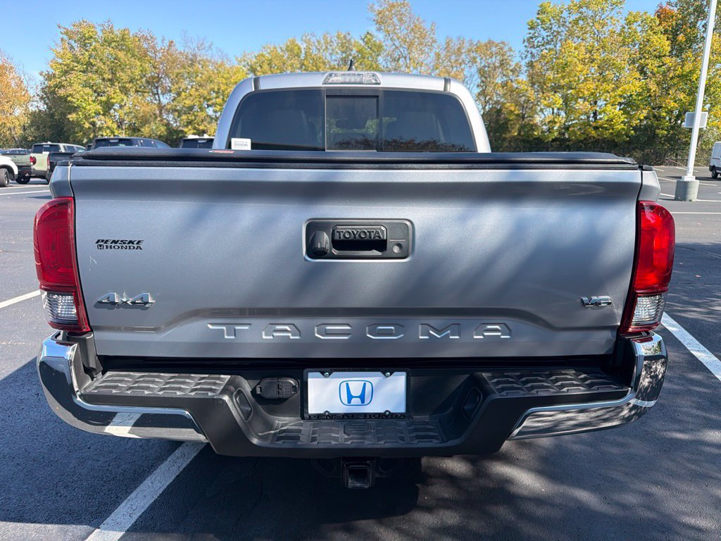 Used 2021 Toyota Tacoma SR5 AWD/4WD image 4