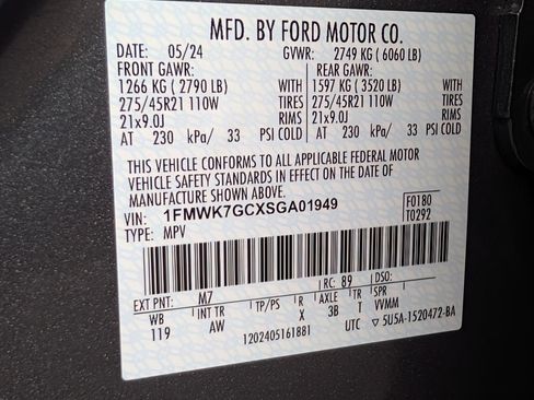 Certified 2025 Ford Explorer ST RWD image 30