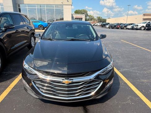 Used 2024 Chevrolet Malibu LT FWD image 3