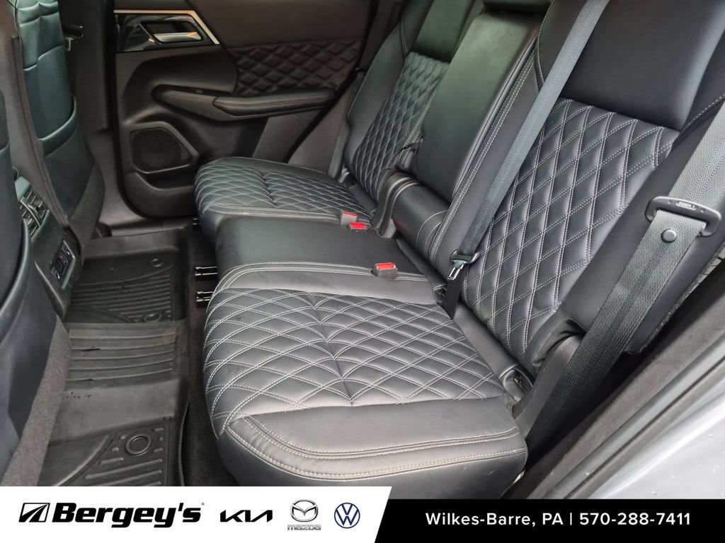 Used 2023 Mitsubishi Outlander SEL AWD/4WD image 23