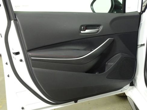 Used 2025 Toyota Corolla SE image 14