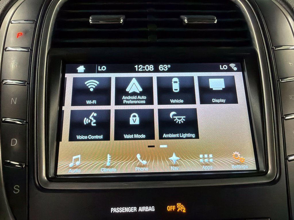 Used 2017 Lincoln MKX Reserve w/ Driver Assistance Package AWD/4WD image 12