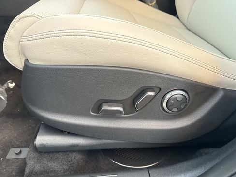 Used 2026 Genesis GV70 2.5T AWD/4WD image 19