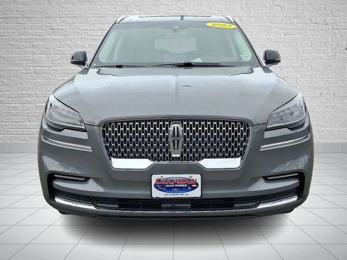 Used 2023 Lincoln Aviator AWD w/ Premium Package image 2