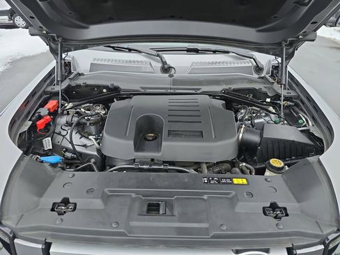 Used 2021 Land Rover Defender 110 SE image 31