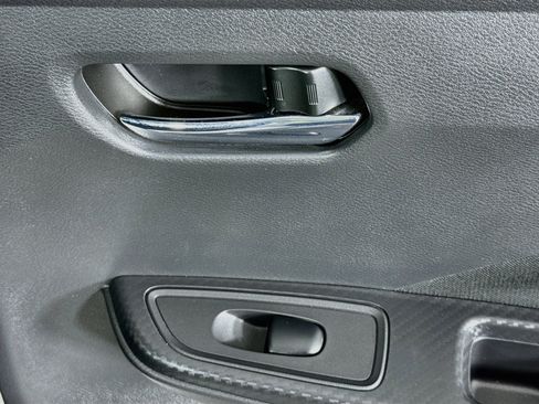 Used 2022 Nissan Versa SV FWD image 42