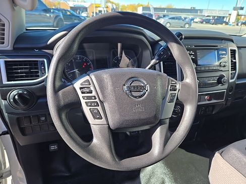 Used 2017 Nissan Titan S image 13