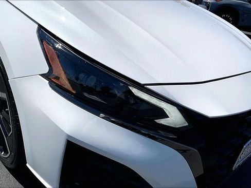 Certified 2024 Nissan Altima 2.5 SR image 32