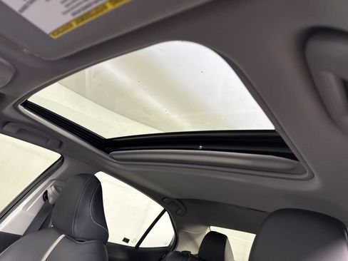 Used 2024 Toyota Camry XSE image 18