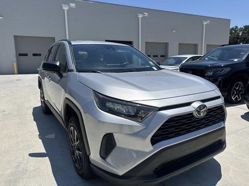 Used 2021 Toyota RAV4 LE AWD/4WD image 1