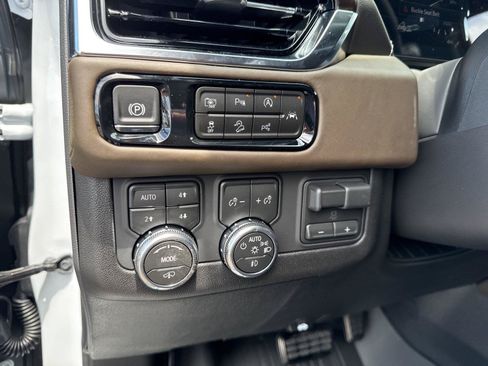 New 2026 GMC Yukon Denali Ultimate w/ LPO, Illumination Package AWD/4WD image 26
