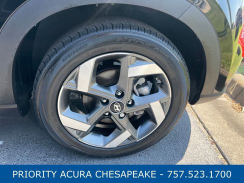 Used 2023 Hyundai Venue SEL FWD image 21