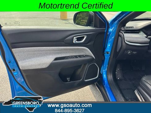 Used 2025 Jeep Compass Latitude AWD/4WD image 14