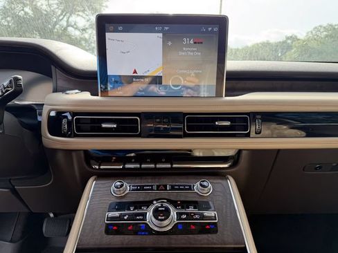 Used 2020 Lincoln Aviator Reserve w/ Equipment Group 202A AWD/4WD image 14