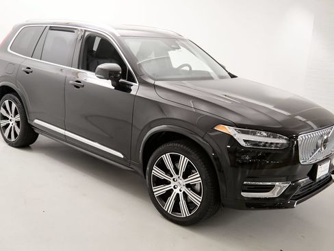Used 2024 Volvo XC90 T8 Ultimate w/ Protection Package Premier AWD/4WD image 4