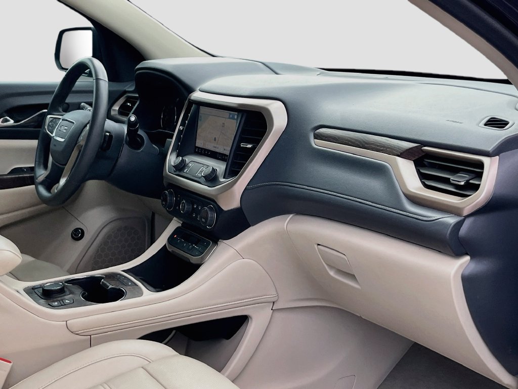 Used 2023 GMC Acadia Denali w/ Denali Ultimate Package FWD image 32