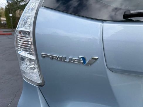 Used 2012 Toyota Prius V Five image 31
